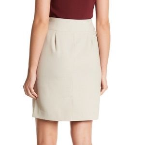 Amanda & Chelsea Beige Pencil Size 8